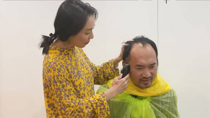 Dở khóc dở cười với những mái tóc tự xử của sao Việt mùa dịch