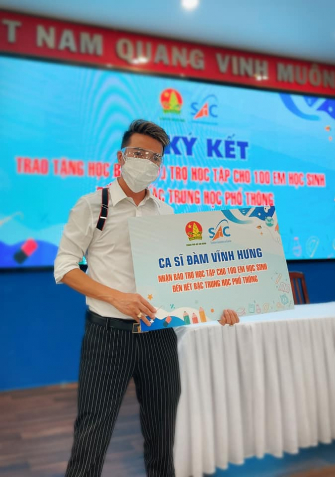 Đàm Vĩnh Hưng góp 1,8 tỷ bảo trợ 100 học sinh, dàn sao Việt chung tay đóng học phí cho 300 em nhỏ