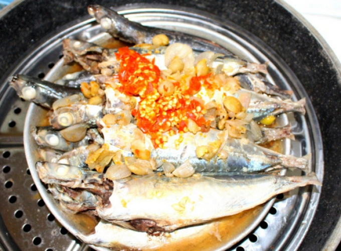 Món ăn má làm ngày buộc chân bó gối: Canh rau, giò chả, cá đồng