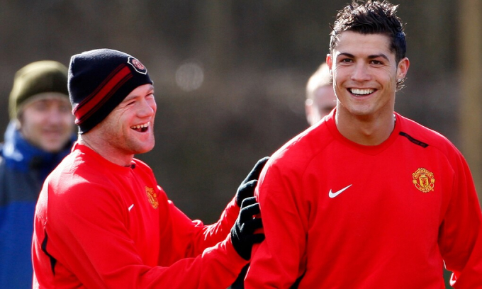 Rooney không tin Ronaldo đến Man City