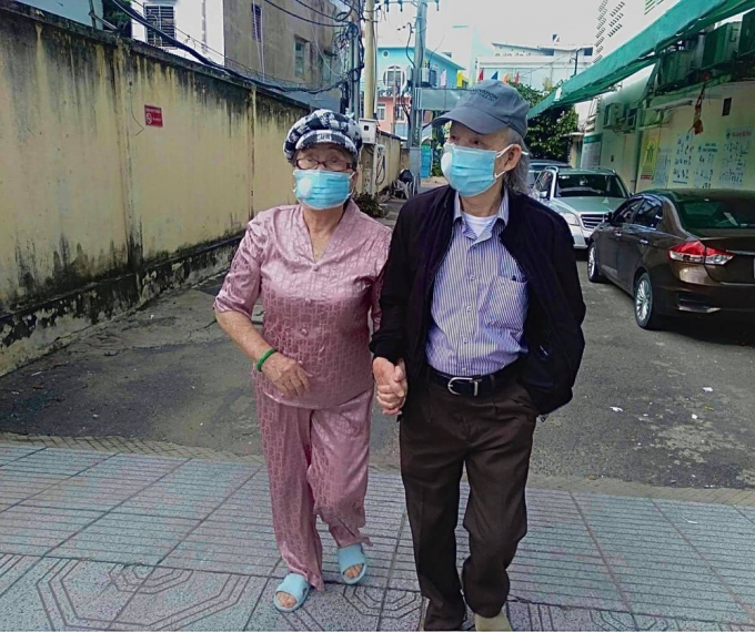 Sức khỏe của bố ruột Hoài Linh, Dương Triệu Vũ suy yếu, dàn sao Việt đồng loạt cầu nguyện