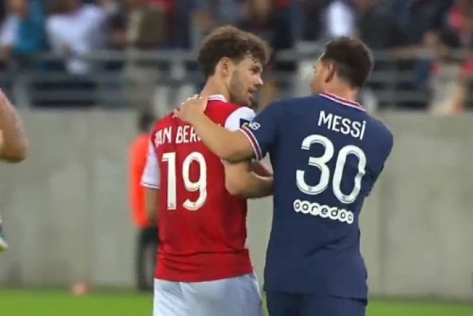 Messi từ chối đổi áo với cầu thủ Reims