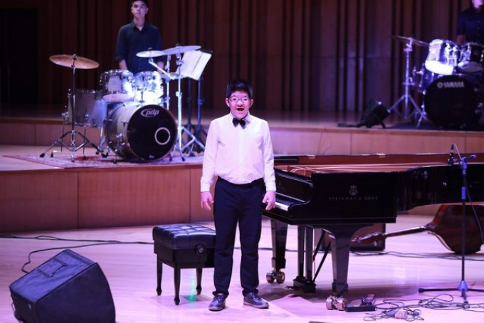 Bôm - con trai DV Quốc Tuấn gần 20 tuổi, thành tích học tập ấn tượng tại nhạc viện khiến bố tự hào