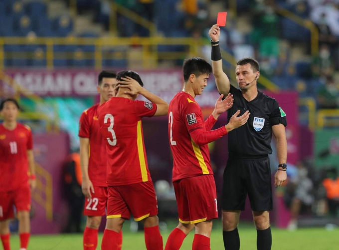 Cris Phan lên tiếng xin lỗi vì phát ngôn quá khích với fan sau trận Việt Nam: Mày là người Ả Rập à?