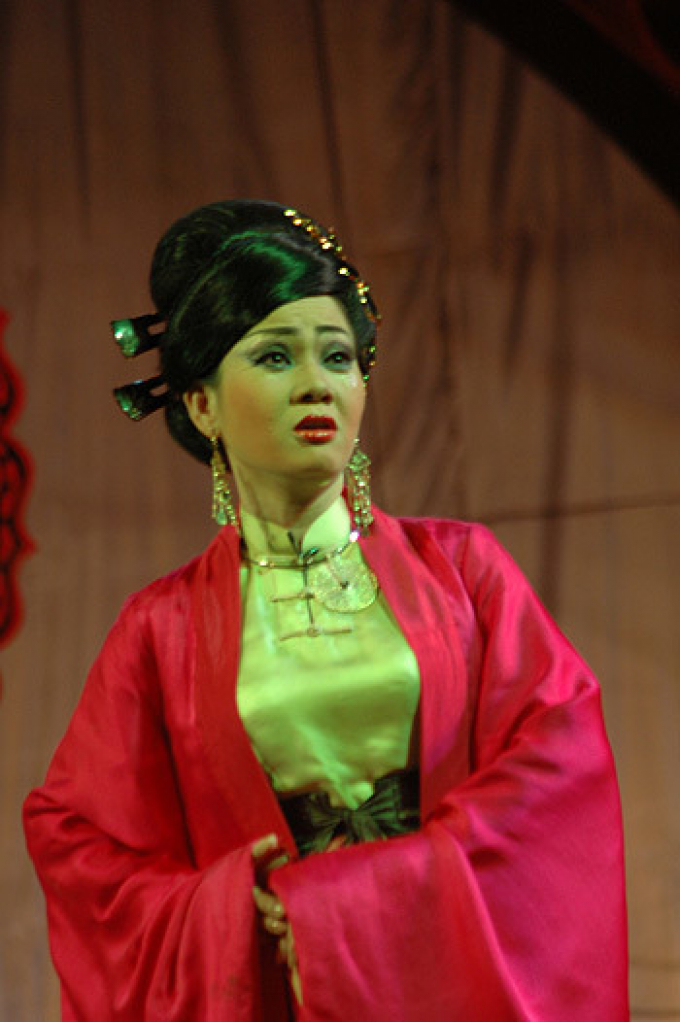 DV Hoàng Trinh ở tuổi 53: Gia tài vai diễn đồ sộ, được khán giả thương quý, hôn nhân hạnh phúc viên mãn