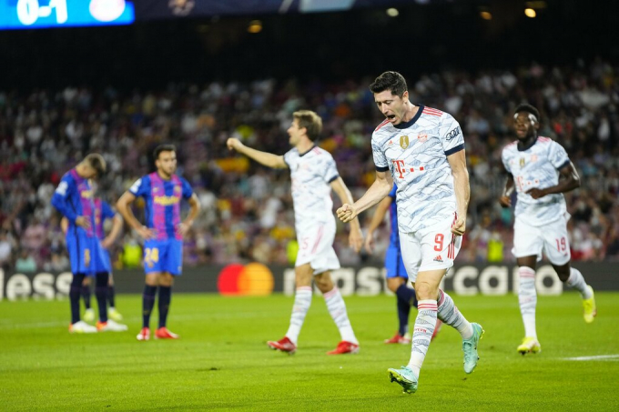 Bayern dễ dàng vượt qua Barca tại Camp Nou