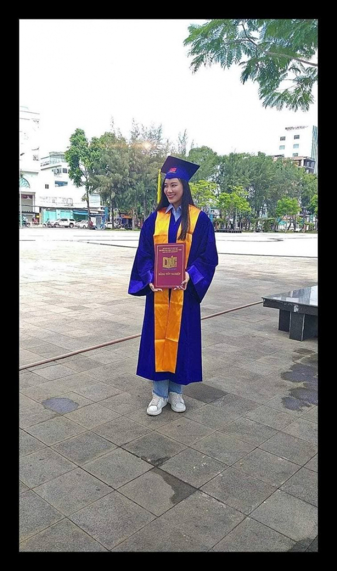 Xôn xao chuyện Á hậu Kim Duyên 5 năm học 4 trường, nợ 43 tín chỉ, thôi học vẫn có bằng tốt nghiệp?