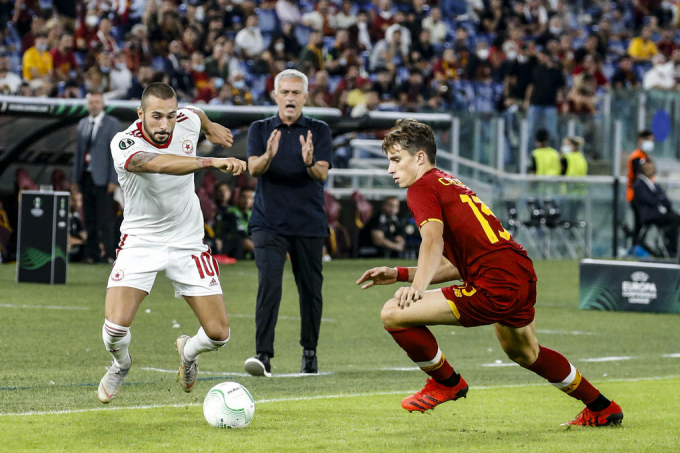 Mourinho thắng trận thứ sáu liên tiếp cùng Roma