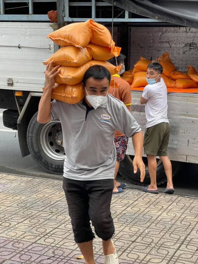 Bộ đôi Tam sao thất bản sau 15 năm: Thanh Thảo hạnh phúc viên mãn, Quyền Linh là MC giàu nhất Việt Nam