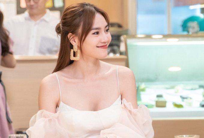 Sao Việt trẻ tuổi đầy bản lĩnh: Lou Hoàng liệt nửa mặt, Hari Won khó sinh con, Lan Ngọc khiến fans xúc động