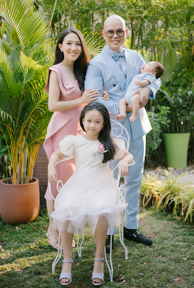 Tiệc sinh nhật 6 tuổi ngập sắc hồng của con gái Phan Đinh Tùng và Thái Ngọc  Bích