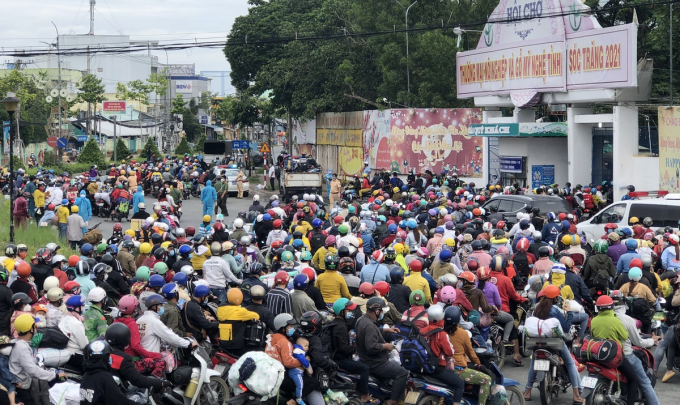 Phát hiện cả trăm F0 trong các đoàn người về quê tránh dịch