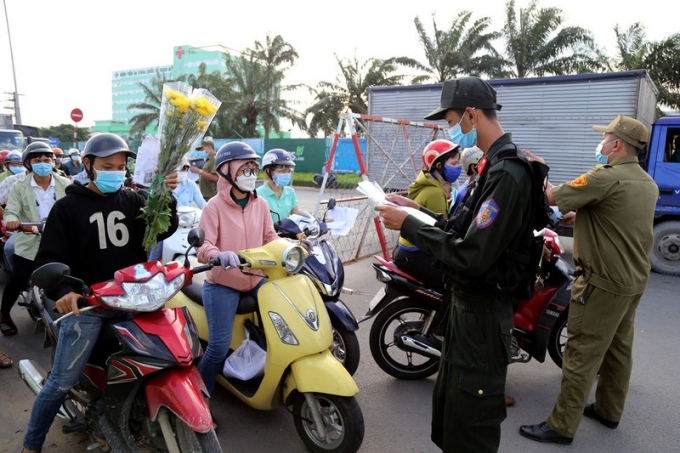 Lao động ngoại tỉnh muốn đến TP.HCM làm việc cần thủ tục gì?