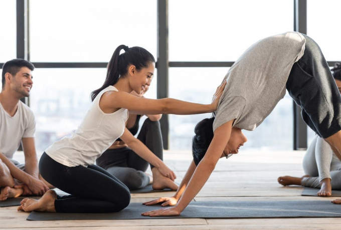 Giáo viên yoga vô tình làm gãy xương đùi học viên khi đang tập