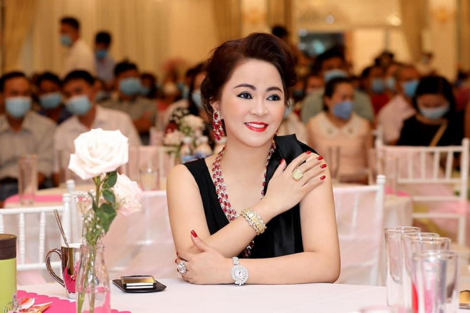 Bộ Công an mời bà Nguyễn Phương Hằng lên làm việc liên quan đơn tố của ca sĩ Đàm Vĩnh Hưng