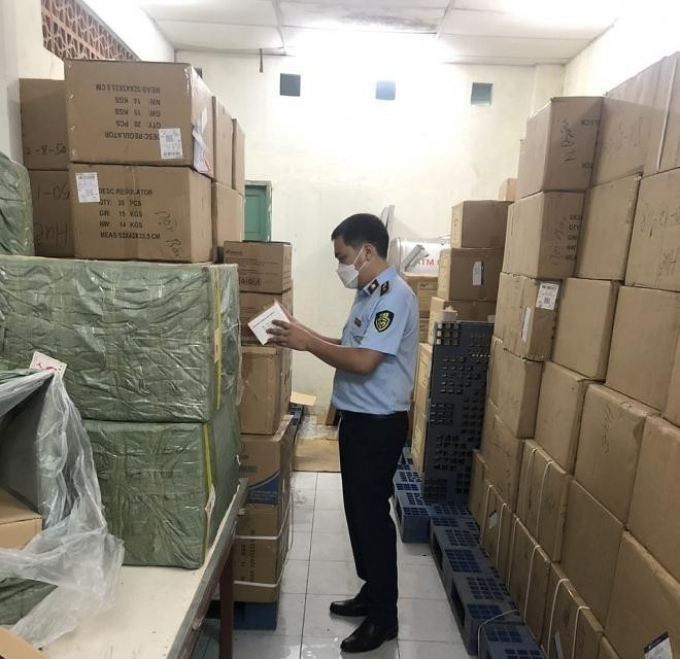 Phát hiện gần 10.000 khẩu trang nghi hàng giả trong khuôn viên Hội Chữ thập đỏ Việt Nam
