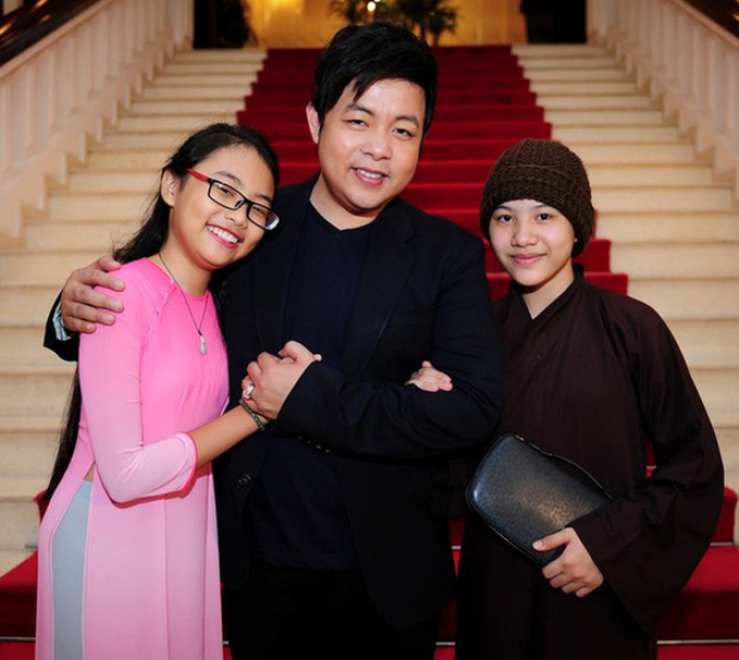 Tiểu ni cô hát nhạc Trịnh giành giải á quân The Voice Kids, là con nuôi Quang Lê giờ ra sao?
