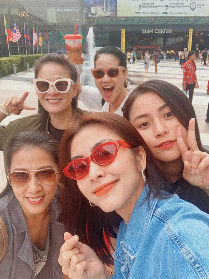 Những hội bạn thân “quyền lực” của showbiz Việt: Gia đình văn hóa sang chảnh, Team Trấn Thành cực lầy