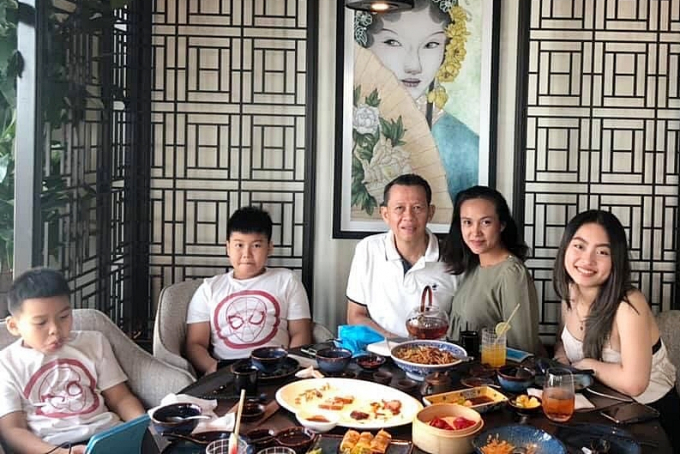 Dàn diễn viên “Hướng nghiệp” sau 16 năm: Lê Khánh mang thai lần 2, Tiết Cương lẻ bóng ở tuổi 49