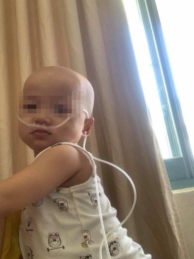 Nụ cười nhói lòng của bé 2 tuổi mắc 2 bệnh ung thư, ngây thơ nói con sắp chết