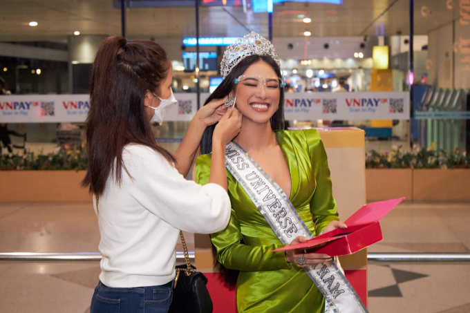 Vừa đến Israel, Kim Duyên đã lọt Top 11 chiến binh hot nhất Miss Universe cùng dàn mỹ nhân sừng sỏ