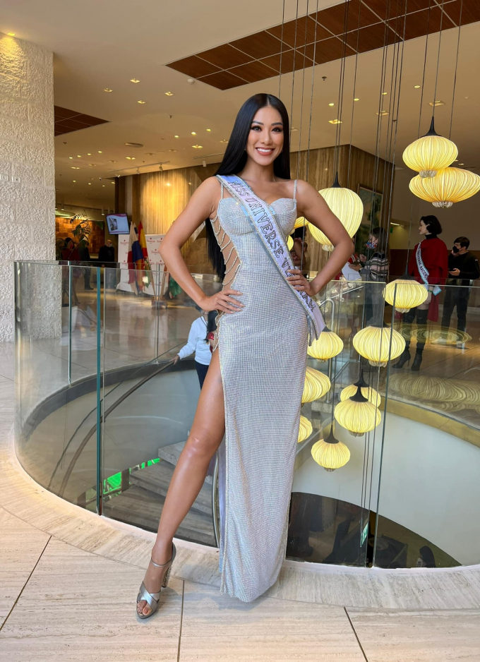 Đến Miss Universe, Kim Duyên thay 3 bộ váy 1 ngày, tự tin đọ sắc cùng loạt đối thủ sừng sỏ