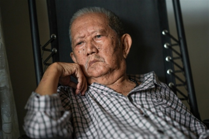 Trịnh Kim Chi đến nhà thăm Mạc Can, nam nghệ sĩ chưa thể tự đi lại, vợ nhập viện vì bệnh nặng