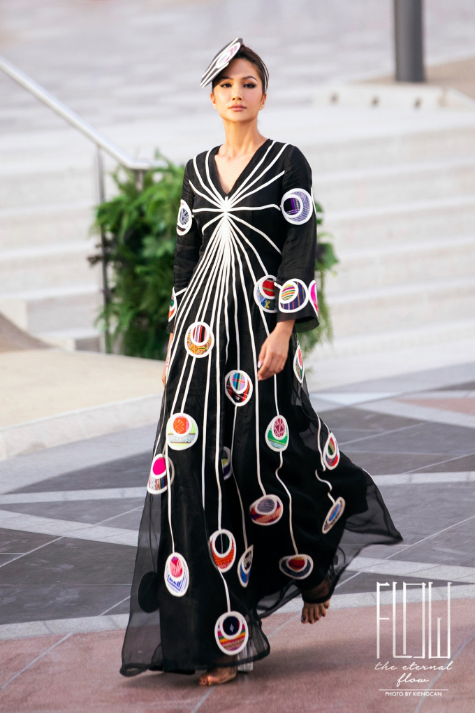 5 nữ hoàng Vedette chiếm spotlight nhất năm: Thanh Hằng hot bền bỉ, Minh Tú - HHen Niê cực đắt show