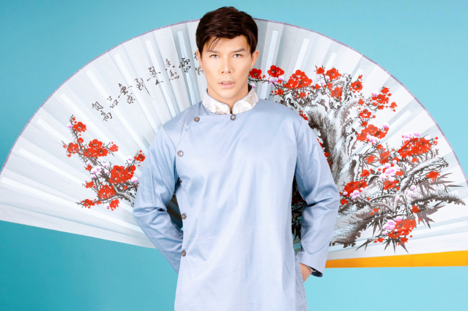 Nathan Lee khoe vẻ điển trai với áo dài cách tân trong bộ ảnh mừng Xuân Nhâm Dần