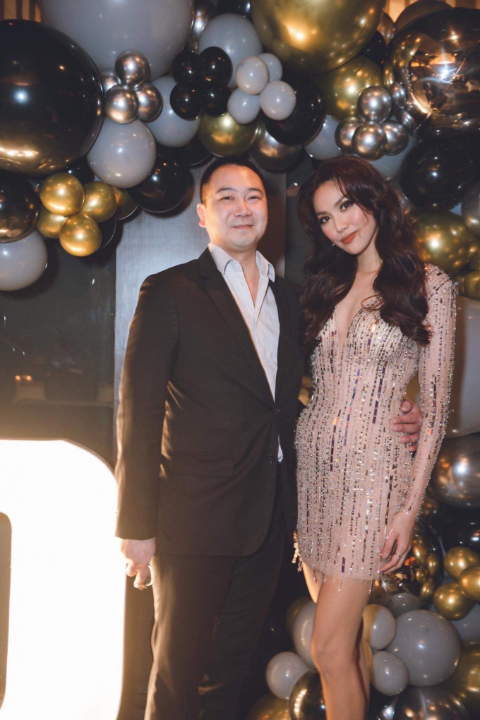 Cặp đôi showbiz Việt phát cẩu lương ngày đầu năm: Lệ Quyên - Lâm Bảo Châu xúng xính áo dài đôi Cặp đôi showbiz Việt phát cẩu lương ngày đầu năm: Lệ Quyên - Lâm Bảo Châu xúng xính áo dài đôi
