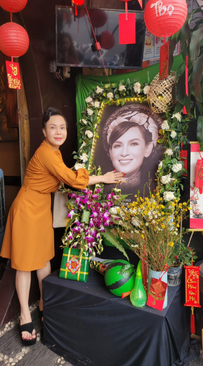 Việt Hương làm điều đặc biệt cho cố nghệ sĩ Phi Nhung nhân dịp đầu năm mới khiến fans xúc động