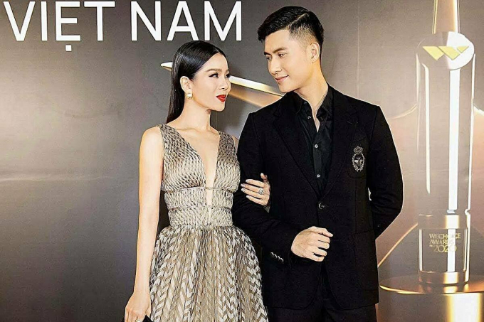 Những chuyện tình chị em của Vbiz: người dẫn về ra mắt, người rục rịch cưới nay mai