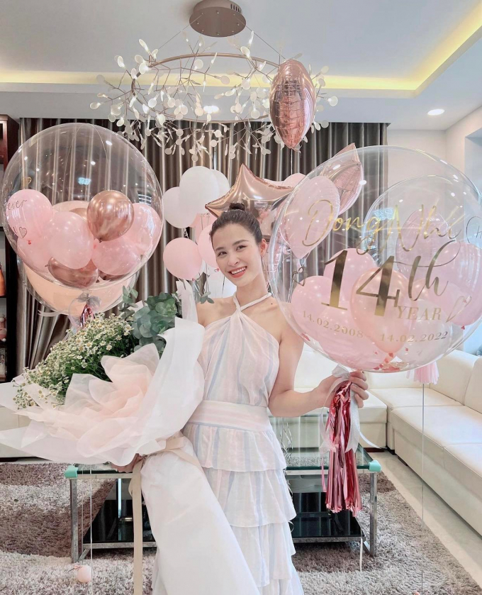 Đông Nhi nhận quà khủng trong ngày Valentine nhưng lại chưa khoe quà của Ông Cao Thắng? Đông Nhi nhận quà khủng trong ngày Valentine nhưng lại chưa khoe quà của Ông Cao Thắng?