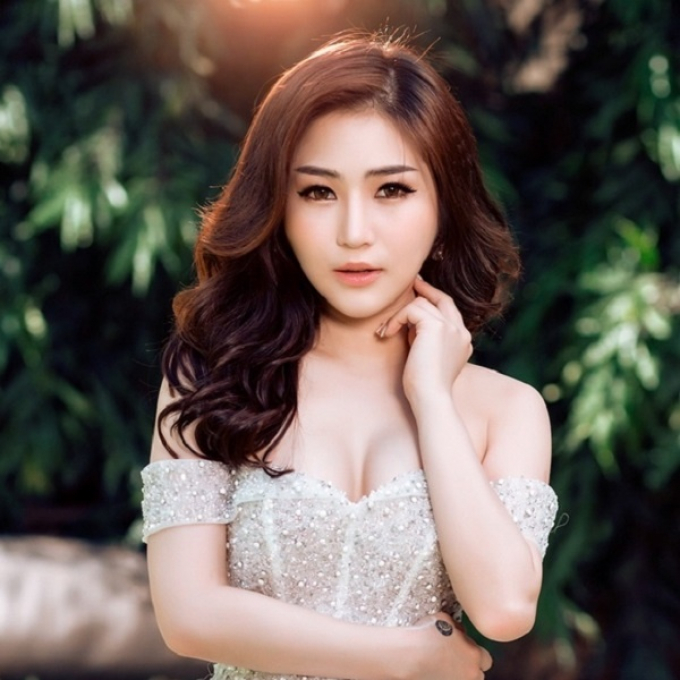Hương Tràm thay đổi đến ngỡ ngàng, còn ai nhận ra em gái mưa ngày nào không? Hương Tràm thay đổi đến ngỡ ngàng, còn ai nhận ra em gái mưa ngày nào không?
