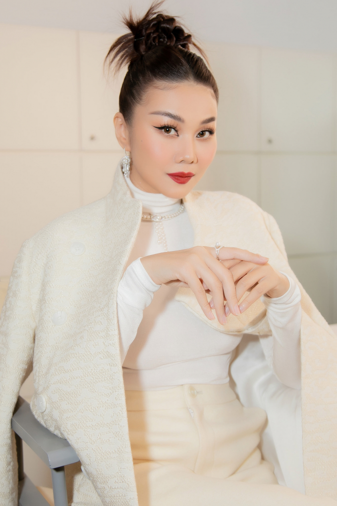 Siêu mẫu Thanh Hằng lần đầu lên tiếng về tin đồn yêu Ái Phương cùng nhiều mỹ nhân showbiz Việt