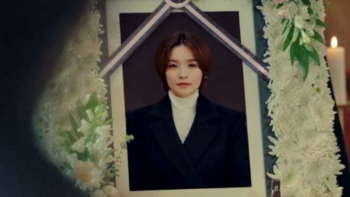 Thirty, Nine của Son Ye Jin: Phim chữa lành đột ngột lật mặt, 1 trong 3 nữ chính qua đời ngay tập đầu