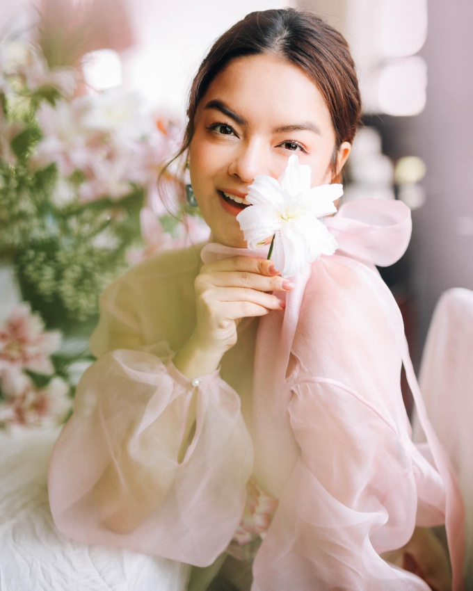 Không phải Gil Lê hay Hoàng Thùy Linh, Phạm Quỳnh Anh mới là nữ chính của tiệc cầu hôn thế kỷ?