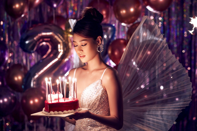 Hoa hậu Khánh Vân hóa thân thành nàng tiên Tinker Bell, chào đón tuổi 27 với nhiều nguyện ước