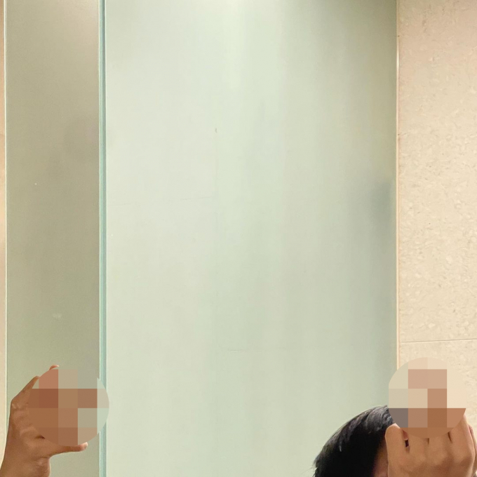Yoo Ah In gây tranh cãi khi đăng ảnh giơ ngón tay thối lên Instagram có 2,2 triệu fan theo dõi