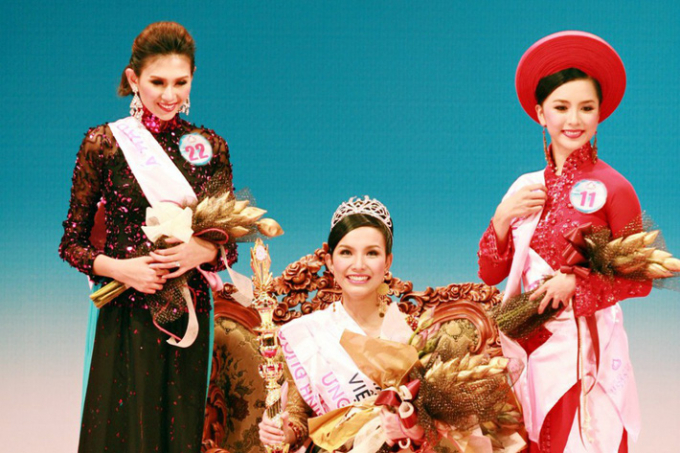Giám khảo Hà Anh bị soi khoảnh khắc tức giận bỏ về khi rớt Top 5 Hoa hậu Hoàn vũ Việt Nam 2008