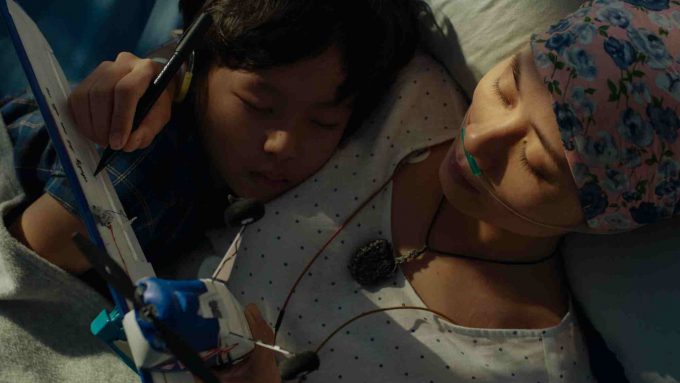 Những đóa hồng tuyệt vời góp mặt trong phim đầu tiên về người ngoài hành tinh của điện ảnh Việt