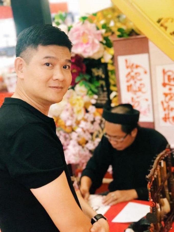 Hé lộ chân dung và độ giàu có của bạn trai doanh nhân vừa cầu hôn Minh Hằng sau 7 năm hẹn hò