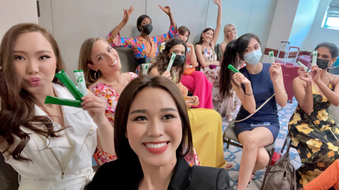 Đỗ Hà lo lắng vào thi phỏng vấn kín Miss World, hé lộ kết quả sau 2 câu hỏi chẳng ai ngờ đến Đỗ Hà lo lắng vào thi phỏng vấn kín Miss World, hé lộ kết quả sau 2 câu hỏi chẳng ai ngờ đến