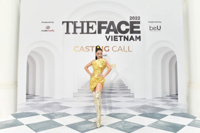 Anh Thư bế bé heo chiếm spotlight, Vũ Thu Phương - Minh Triệu đọ trình catwalk ngày đầu hội ngộ tại The Face Anh Thư bế bé heo chiếm spotlight, Vũ Thu Phương - Minh Triệu đọ trình catwalk ngày đầu hội ngộ tại The Face