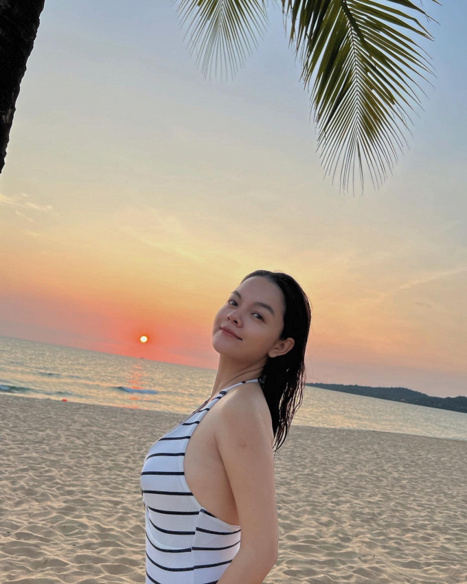 Phạm Quỳnh Anh khoe ảnh diện bikini giữa tin đồn mang thai, netizen tranh cãi về điểm này