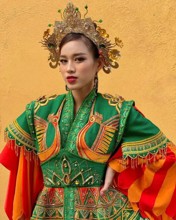 Chung kết Miss World 2021: Đỗ Hà diện thiết kế Nhụy Kiều Tướng quân cực nổi bật, đẹp rạng rỡ đốn tim fans