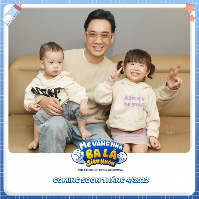 Bố con Justatee tham gia Mẹ vắng nhà Bố là siêu nhân: Bé CiCi vừa lộ diện đã có meme cực hài Bố con Justatee tham gia Mẹ vắng nhà Bố là siêu nhân: Bé CiCi vừa lộ diện đã có meme cực hài