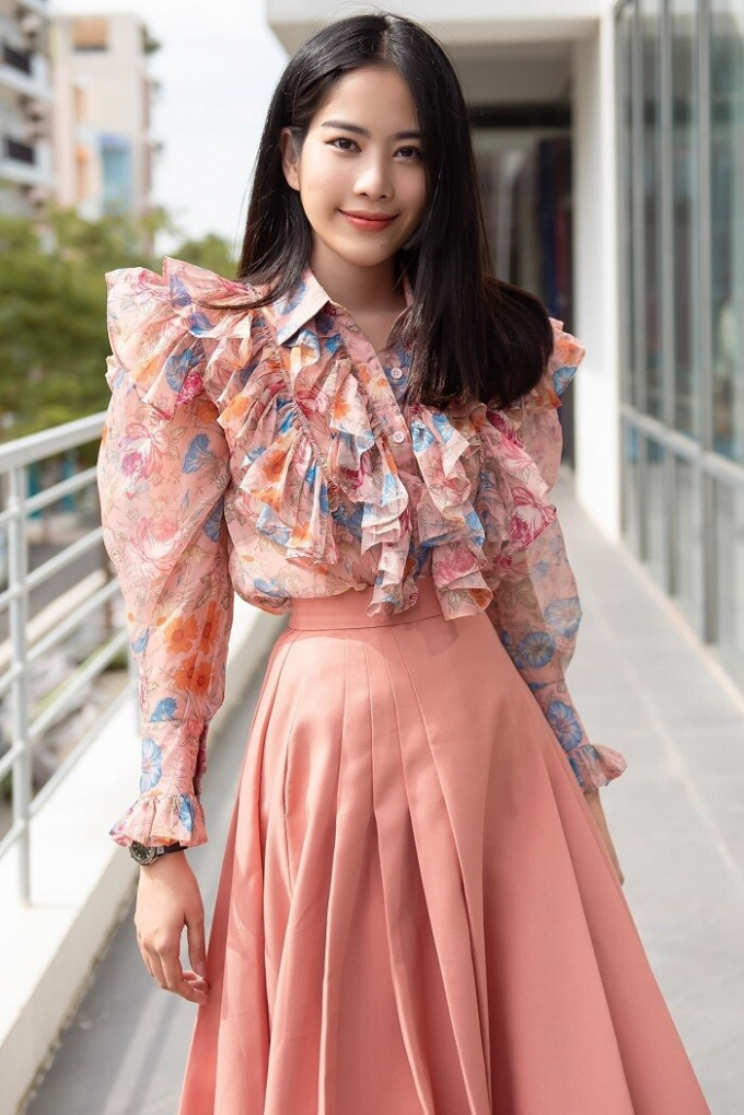 Nam Em bị chất vấn chuyện tuổi tác và nguy cơ trắng tay tại Miss World Vietnam: Câu trả lời chuẩn hoa hậu