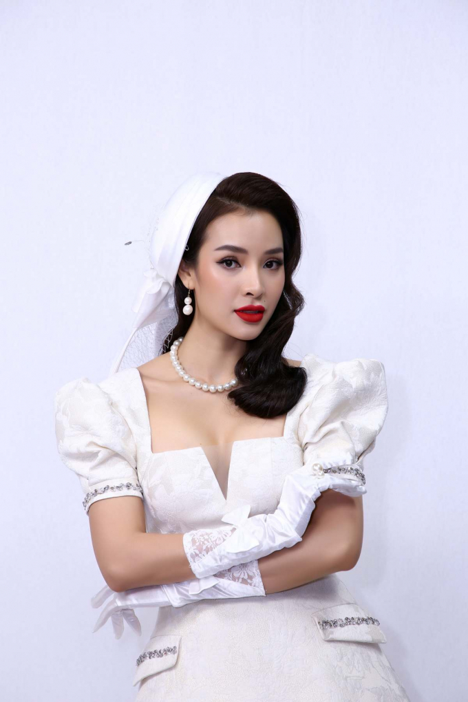 Lâm Vũ mặc đồ đôi cùng Nam Cường, Phương Trinh Jolie làm đám cưới trên sóng truyền hình