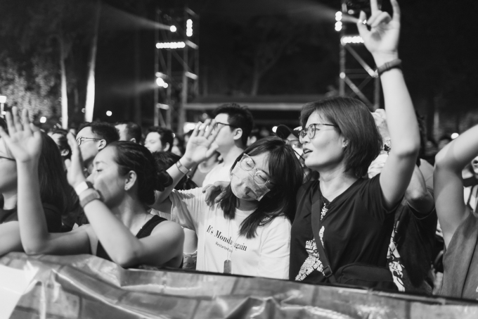 5.000 khán giả xúc động khi lắng nghe giọng hát của cố CS Trần Lập tại live concert Đường đến ngày vinh quang